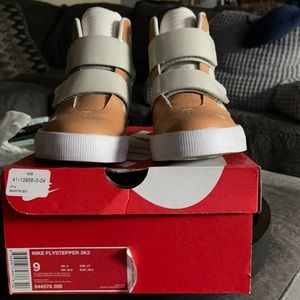 Men’s Nike Flystepper 2K3 Size 9